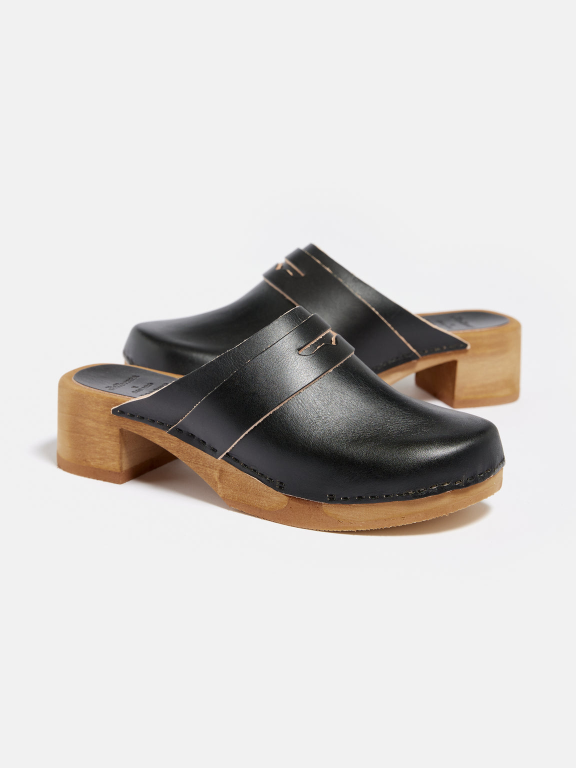 Bosabo Black Clogs For Women